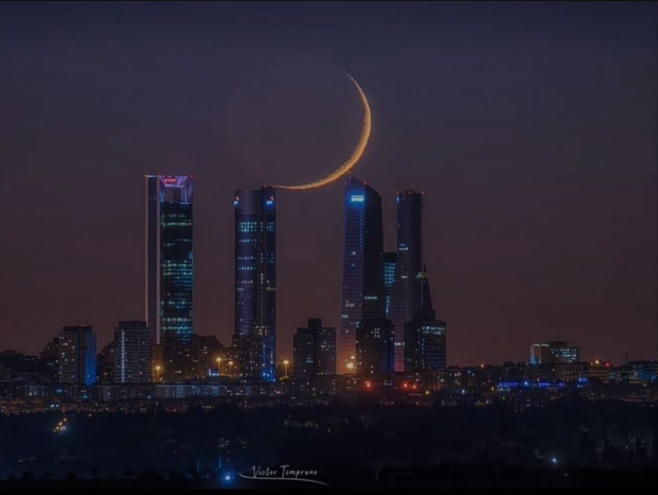 حسین بلالی جنس دلاس آدما این روزا سخت و سنگیه فقط توی نقاشیا دنیا قشنگ و رنگیه